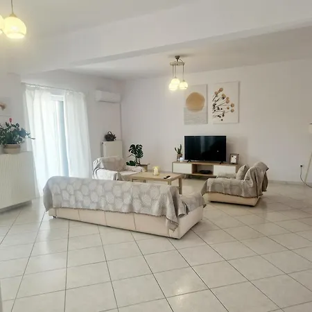 Comfortable Close To Port Apartment *