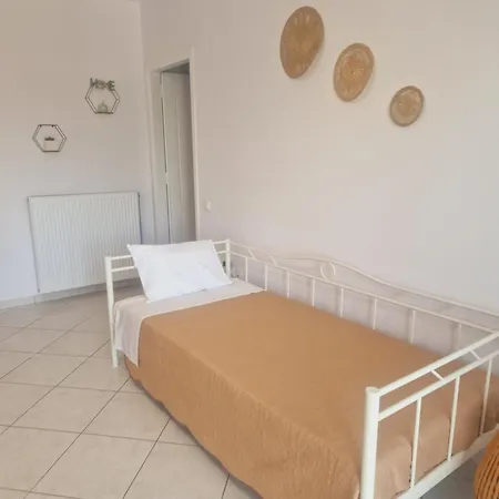 Comfortable Close To Port Apartment *