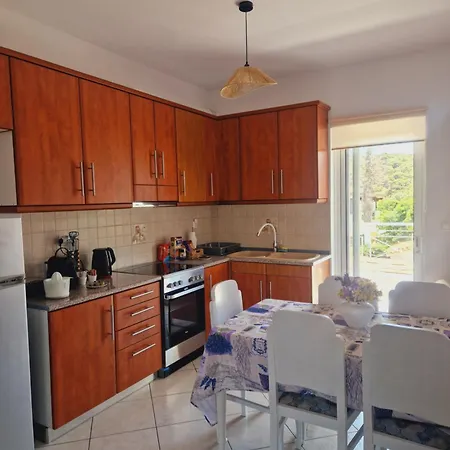 Comfortable Close To Port Apartment